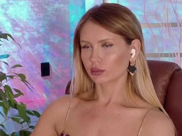 Freechat Anna-R on BongaCams