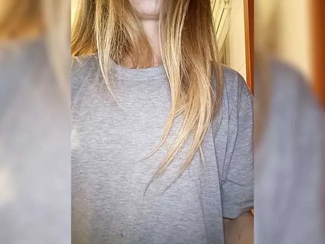 Offline AnyaSweet18 on BongaCams