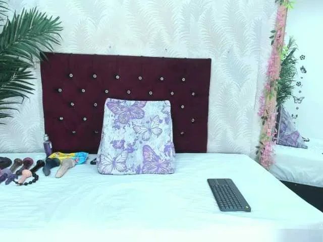 Freechat ArianaDiosa on BongaCams