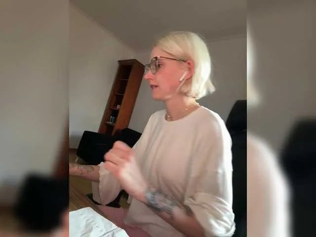 Offline Asya-baby on BongaCams