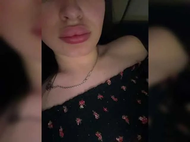 Freechat babyymommyanddadyy on BongaCams