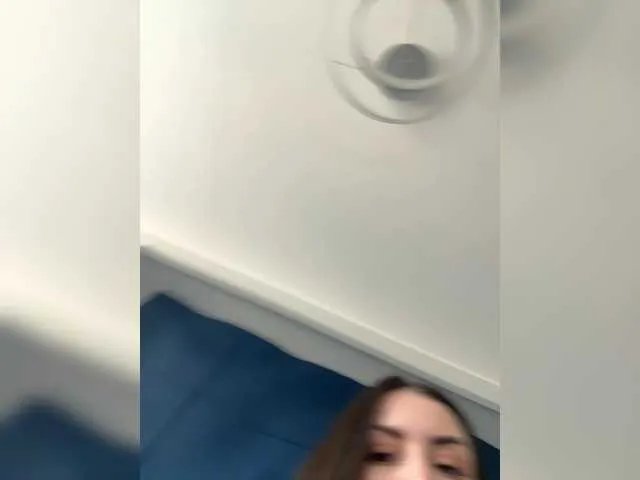 Freechat babyymommyanddadyy on BongaCams