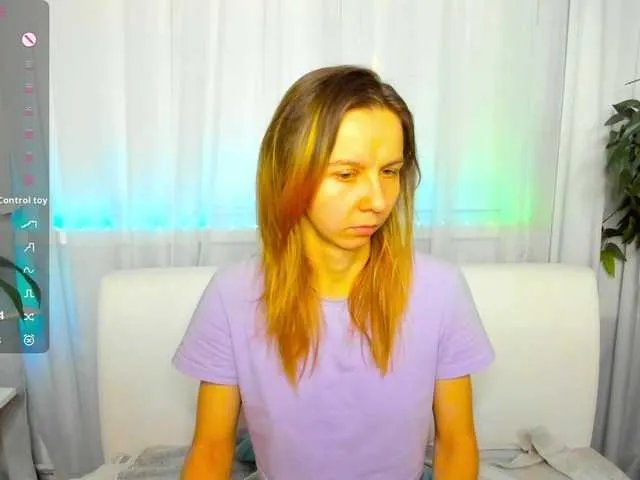 Offline Beellami on BongaCams