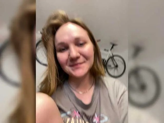 Offline BellaMrr on BongaCams