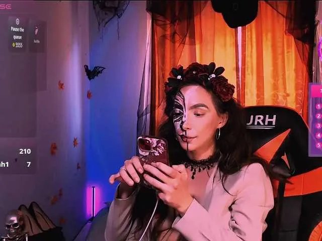 Offline bellaqueen0701 on BongaCams