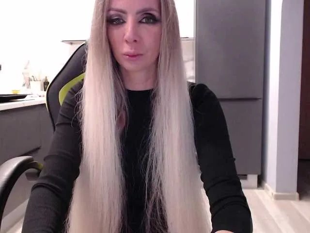 Offline blondalina on BongaCams