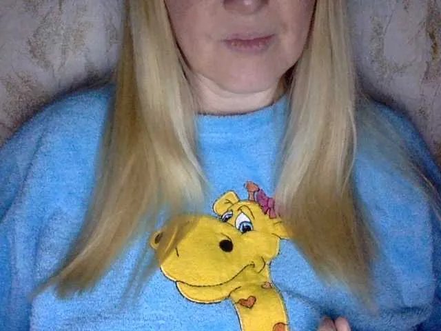 Offline BlondyVio on BongaCams