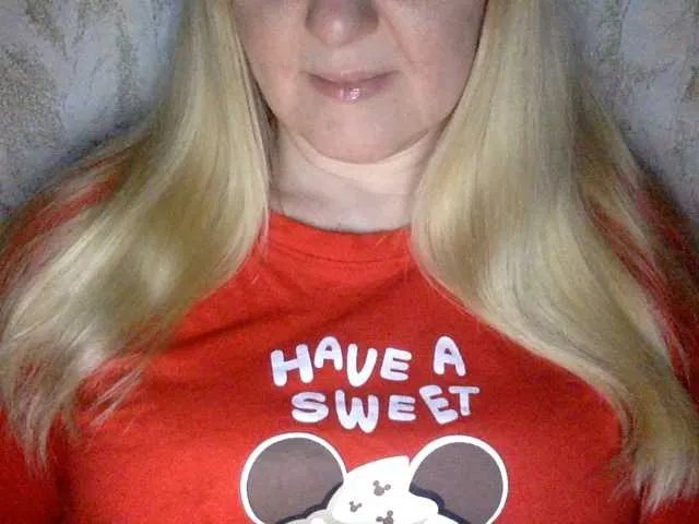 Offline BlondyVio on BongaCams