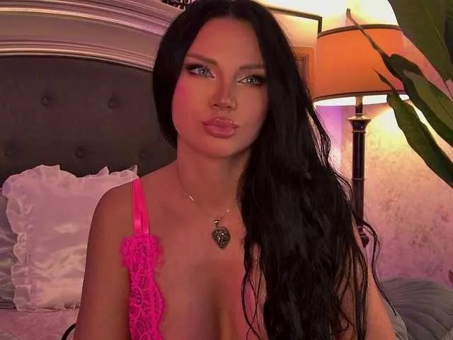 Offline BrookeEmber on BongaCams