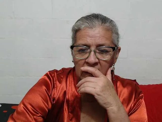 Offline candy-mature on BongaCams