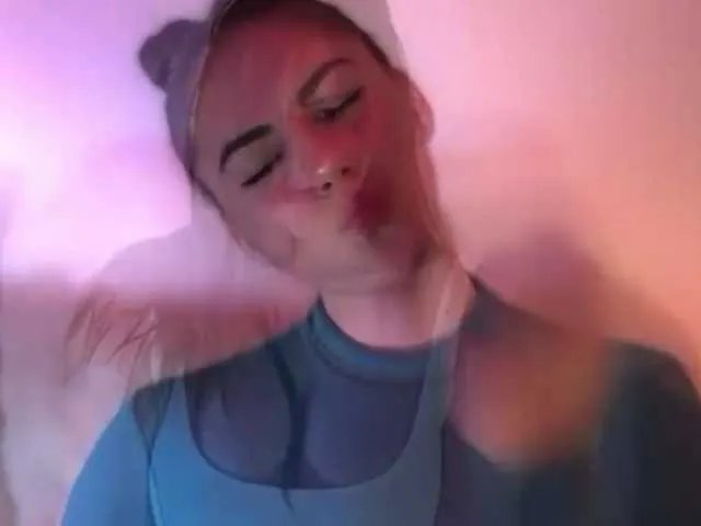 Freechat claireheart on BongaCams