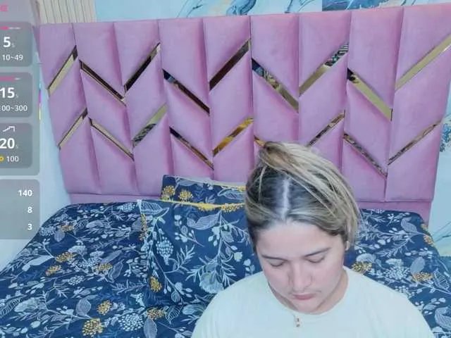 Offline collegepawglovedaddy on BongaCams