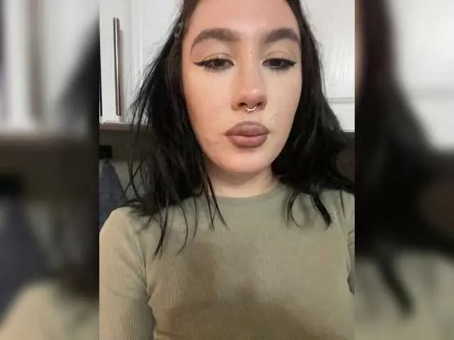 Offline CurvyWoman- on BongaCams