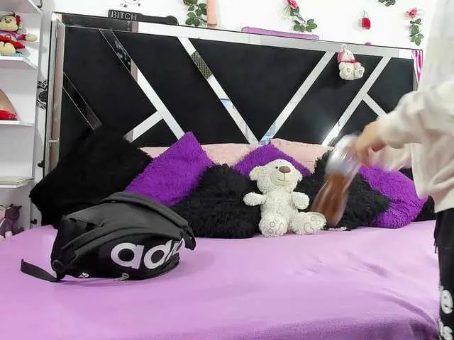 Offline Dreamgirlss on BongaCams