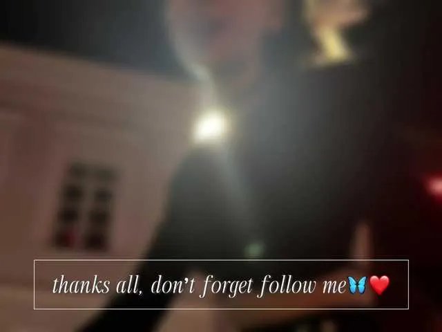 Freechat emely1benz on BongaCams