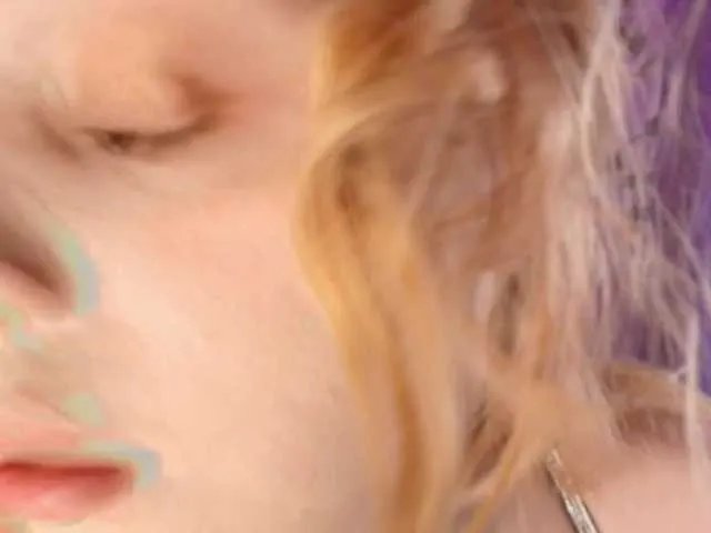 Freechat Emily-relish on BongaCams