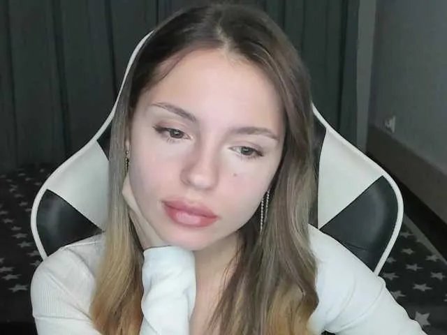 Offline EmilySkout on BongaCams