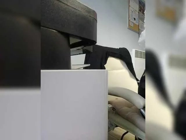 Offline EmmiHot on BongaCams