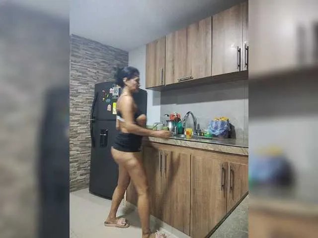 Offline flacapaola11 on BongaCams