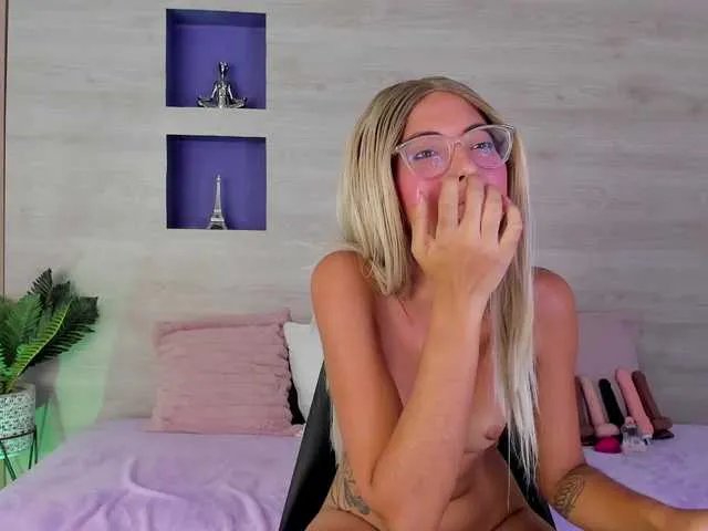 Freechat Hillary-hott on BongaCams