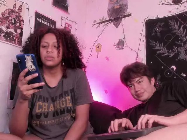 Freechat HotHoneyChile on BongaCams