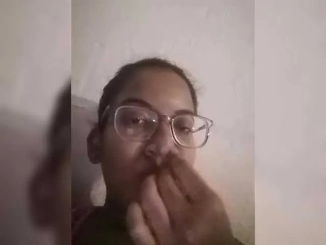 Offline IndianBeaut on BongaCams