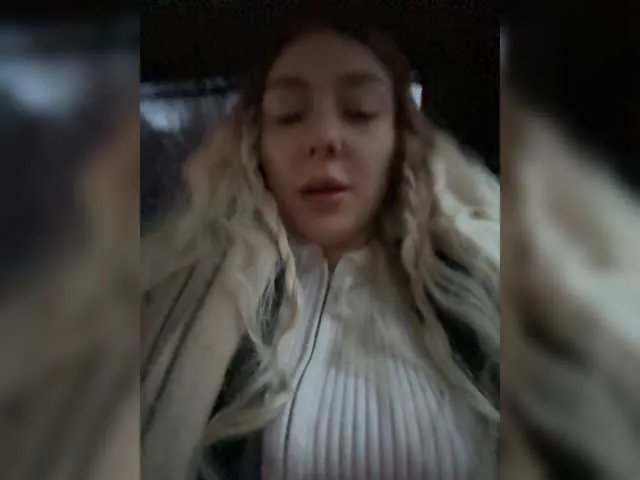 Freechat Janchi- on BongaCams