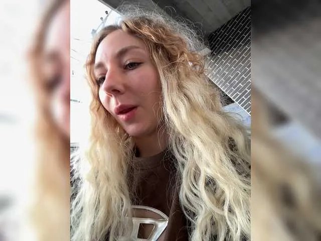 Freechat Janchi- on BongaCams