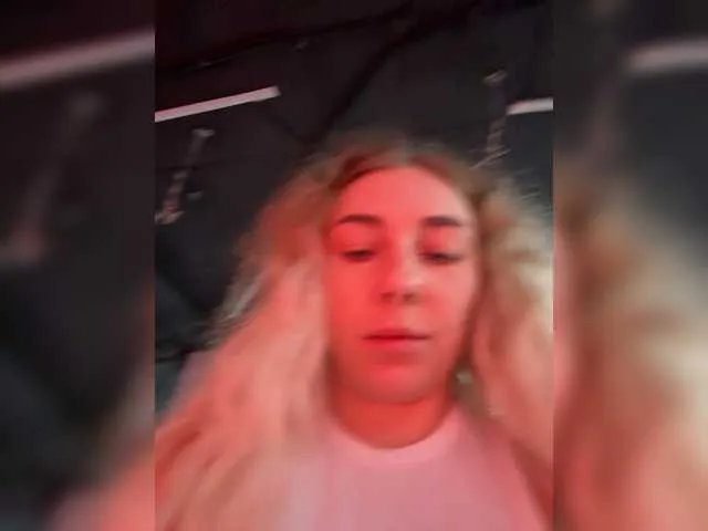 Freechat Janchi- on BongaCams