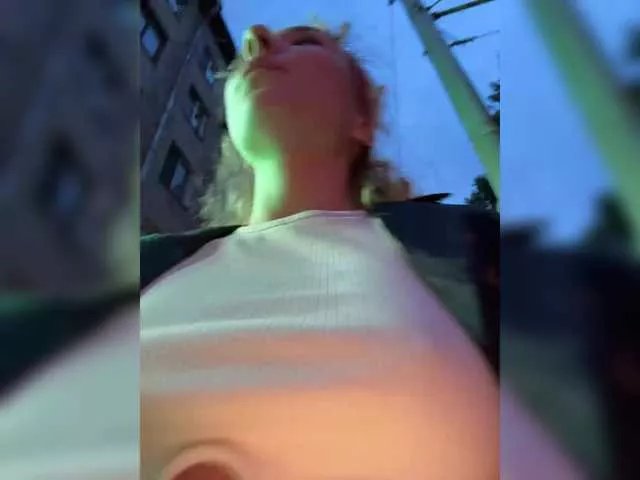 Freechat Janchi- on BongaCams