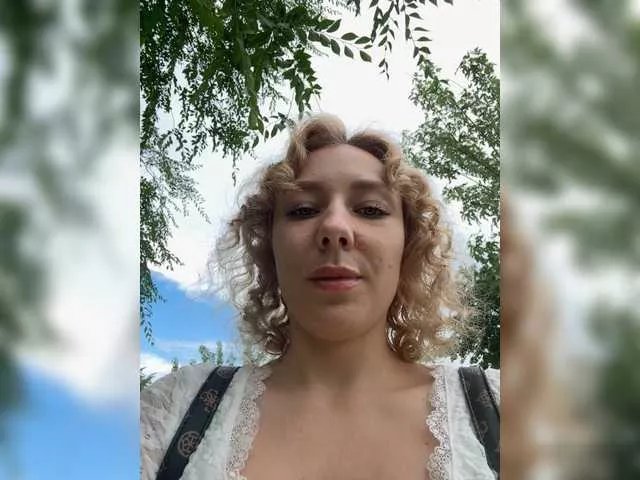 Freechat Janchi- on BongaCams