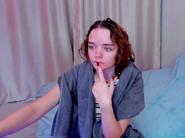 Offline JanetShy on BongaCams