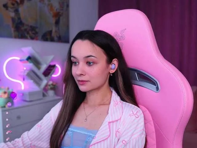 Offline JuicyAngel on BongaCams