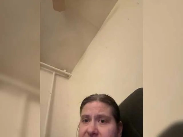 Offline JullietteLatte on BongaCams