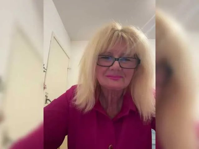 Offline KASANDRABOLOSHKA on BongaCams