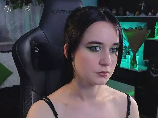 Offline KiraLiLime on BongaCams