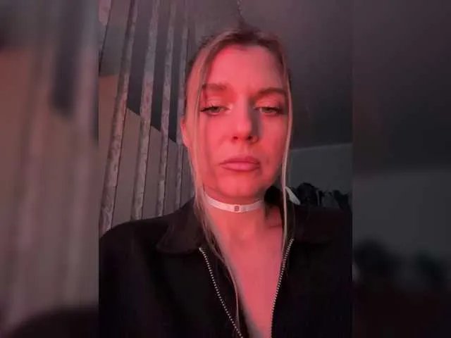 Offline KotiMrrr on BongaCams