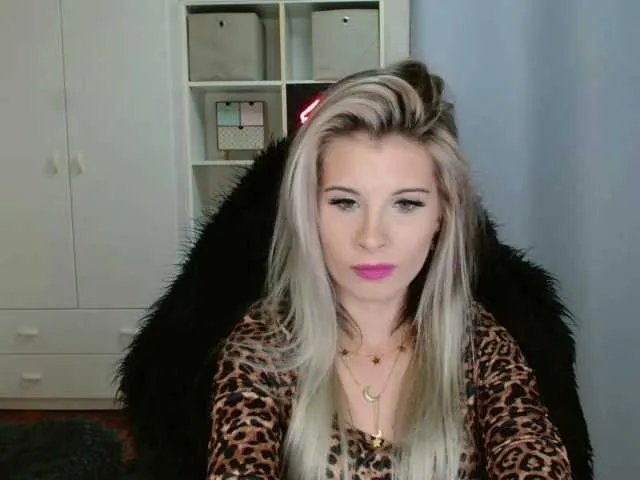 Offline KristineNatural on BongaCams