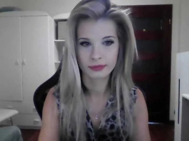 Offline KristineNatural on BongaCams