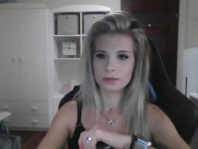 Offline KristineNatural on BongaCams