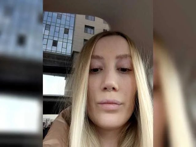 Offline lana-lana03 on BongaCams