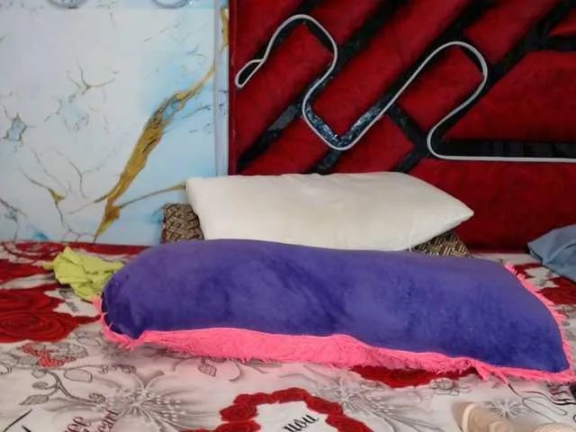 Offline Latin-caliente on BongaCams