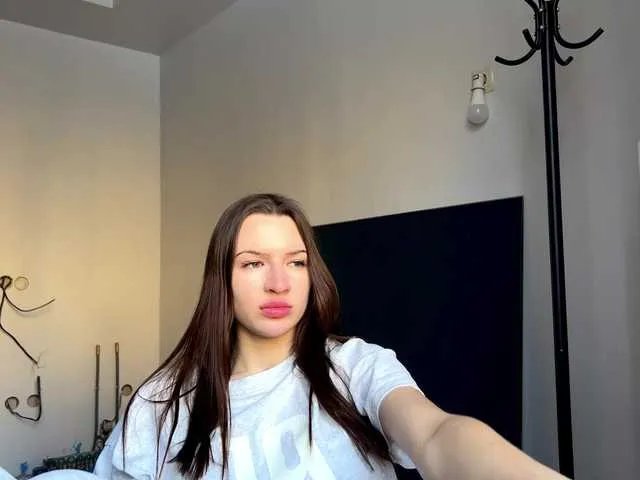 Offline LeontineCuffie on BongaCams