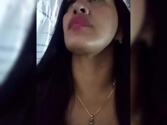 Offline Letty33 on BongaCams