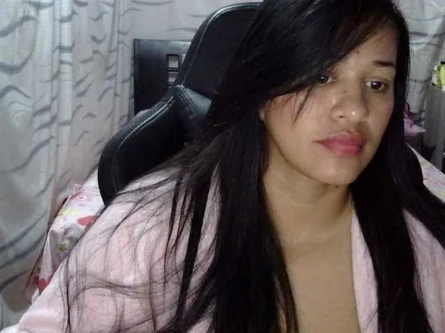 Offline Letty33 on BongaCams