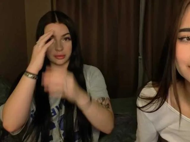 Freechat LisaAndDenis on BongaCams