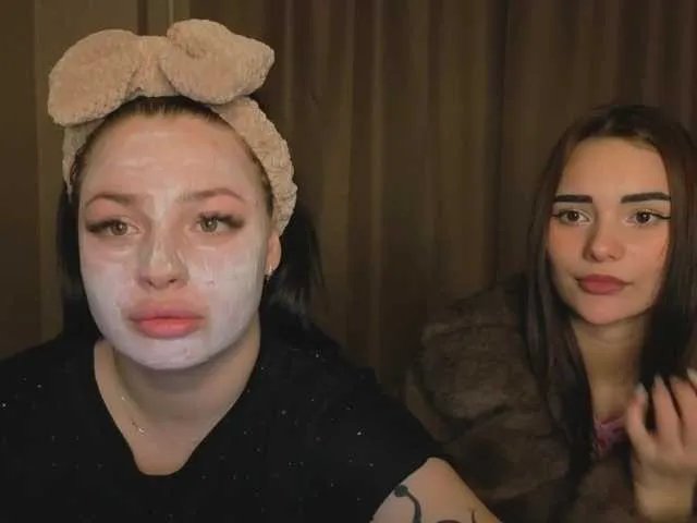 Freechat LisaAndDenis on BongaCams