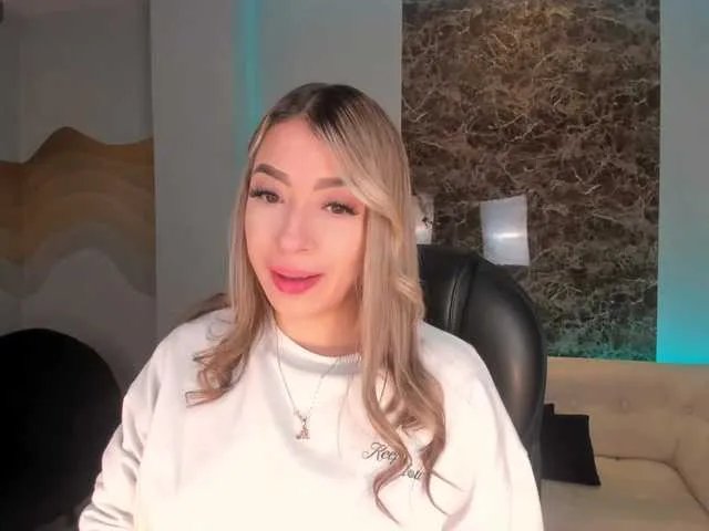 Offline LizzCooper on BongaCams