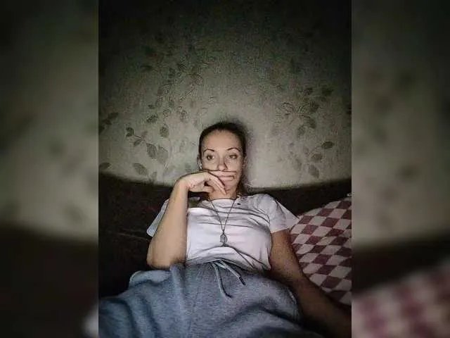 Offline Lola3000 on BongaCams