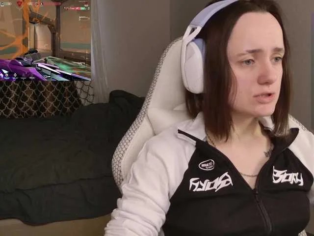 Offline LunaL0ve on BongaCams